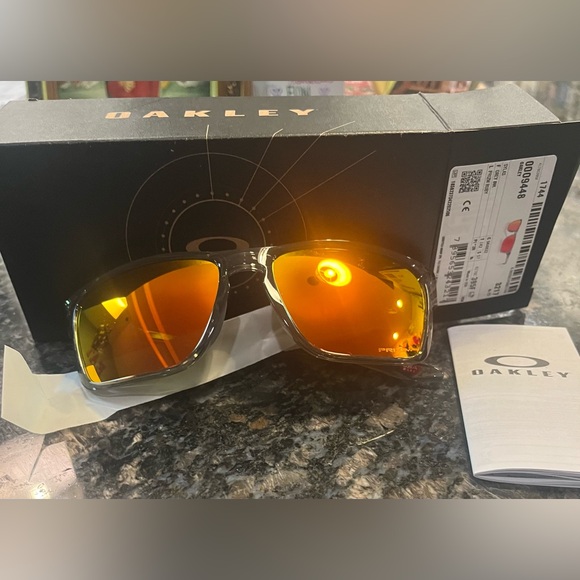 Oakley Sylas Sunglasses with Prizm Ruby Lenses